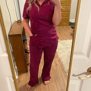 CLOSET CLEANOUT!!!11 piece scrub BUNDLE ! Sizes small & medium petite